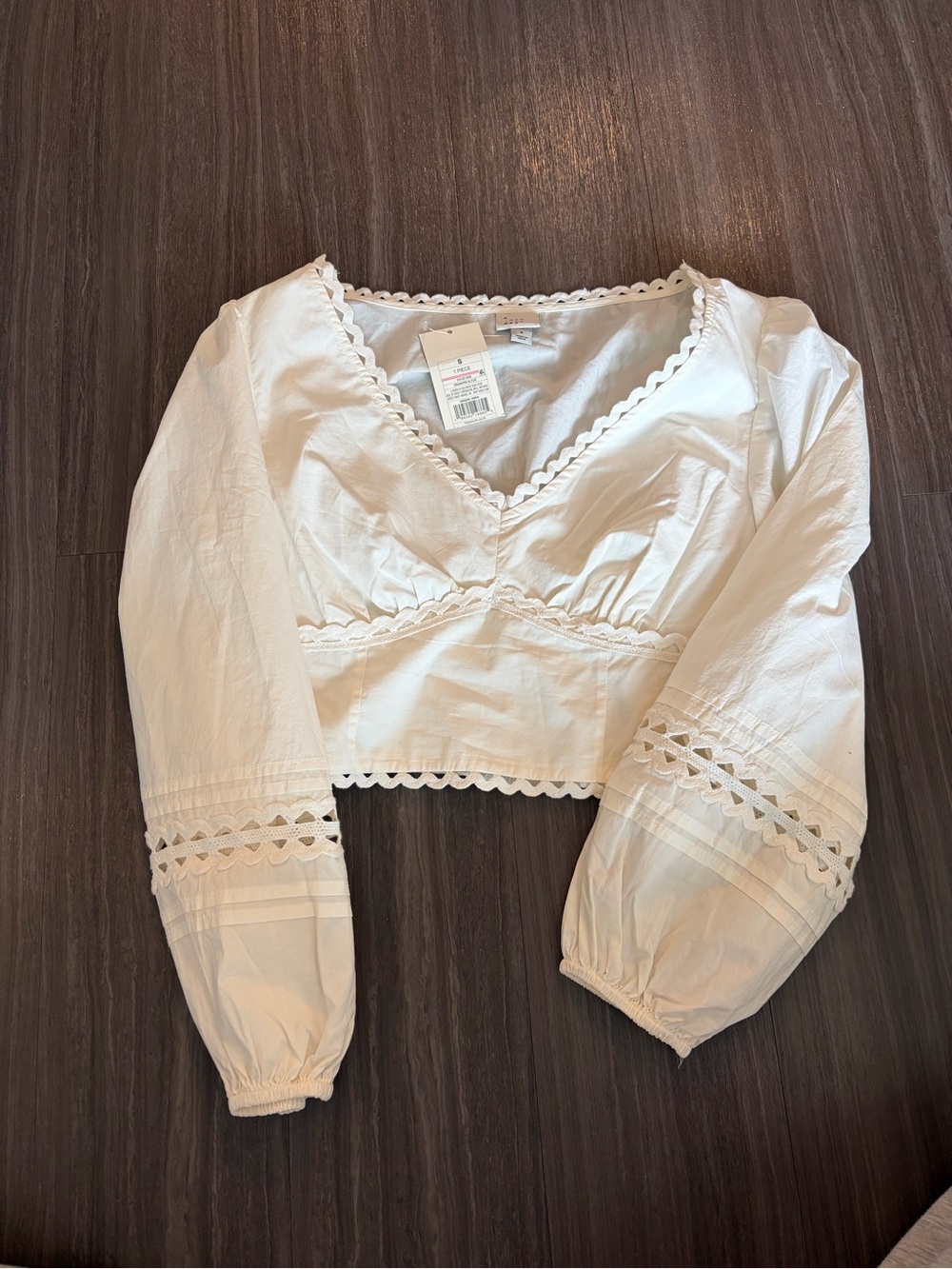 NWT White Long sleeve Top